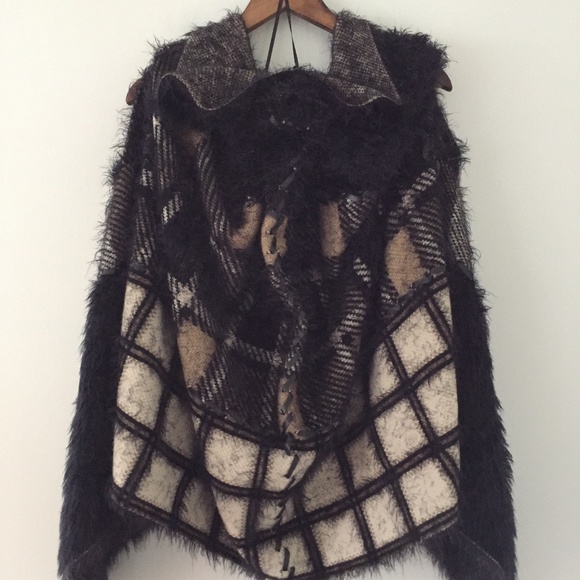 BCBGMaxAzria Cozy Sleeveless Shrug - Picture 8 of 16